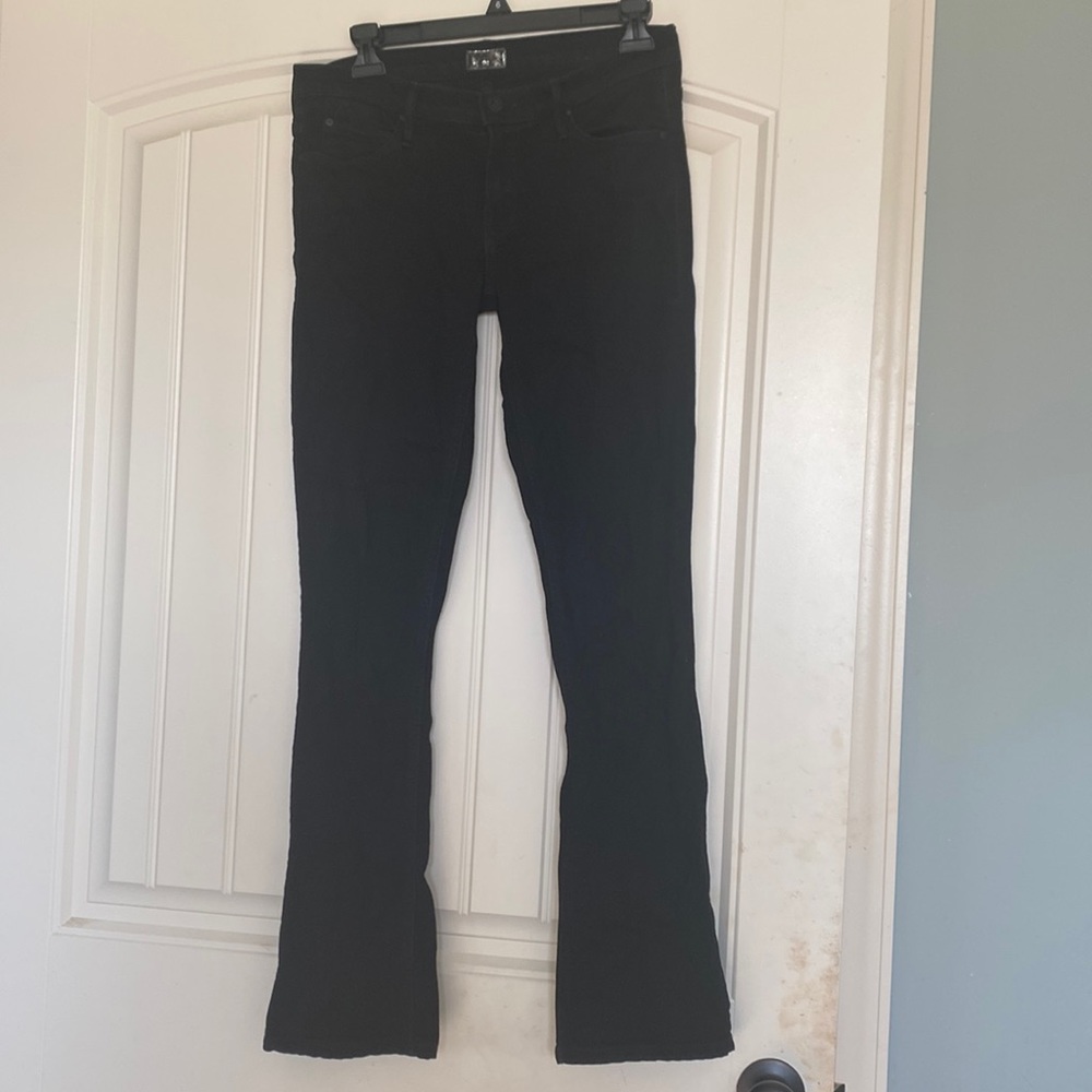 Mother jeans low rise, slight flare.  Great condition.